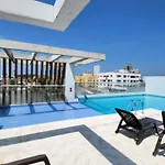 Amazing 24Th Floor Apartment With Seaviews